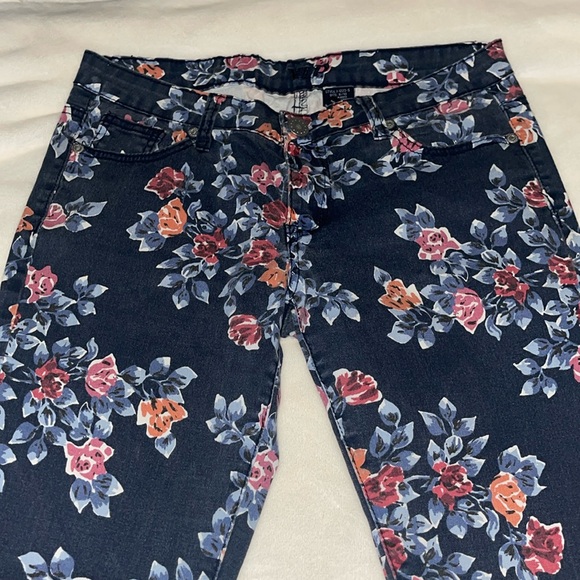 Pants - Picture 3 of 5